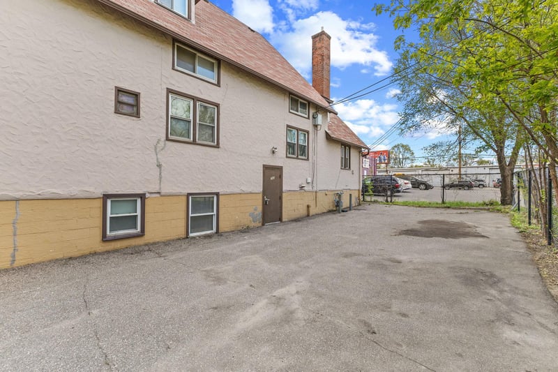 765 Jackson St, Saint Paul, MN 55117