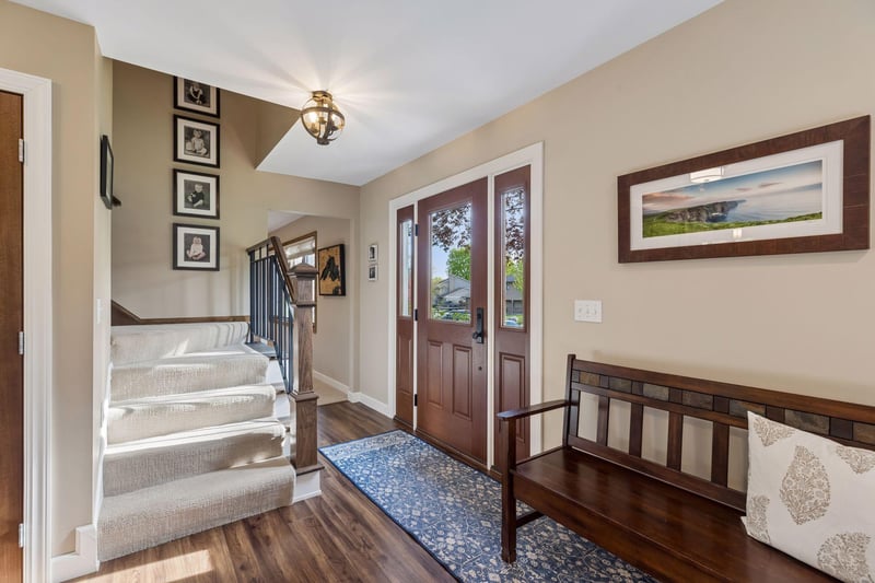 1847 Faro Ln, Mendota Heights, MN 55118