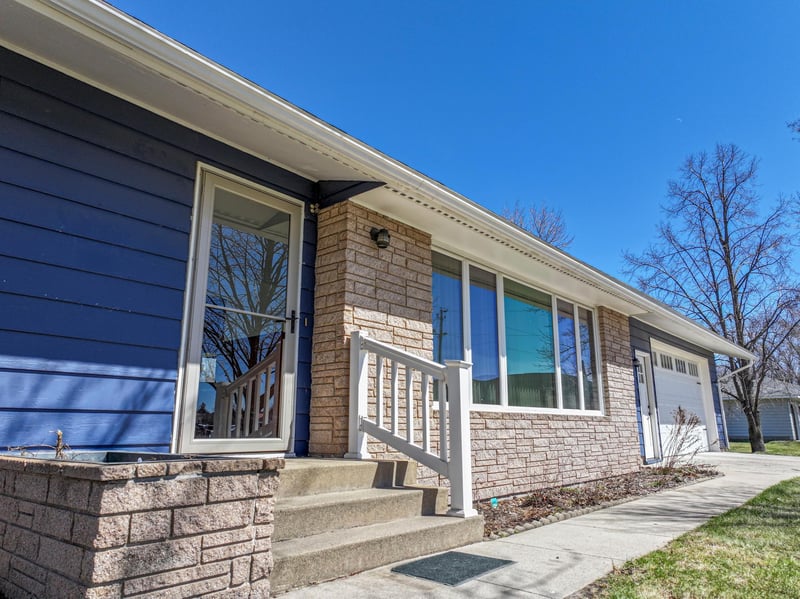 318 W Oak St, Parkers Prairie, MN 56361