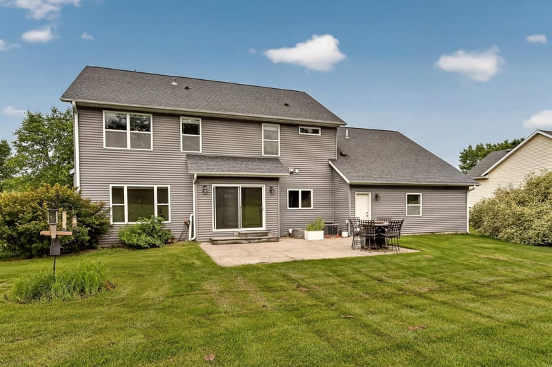 1720 Kerry Dr NE, Rochester, MN 55906