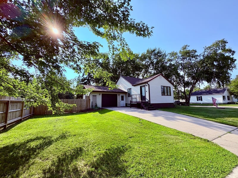 121 5th Ave NW, Baudette, MN 56623