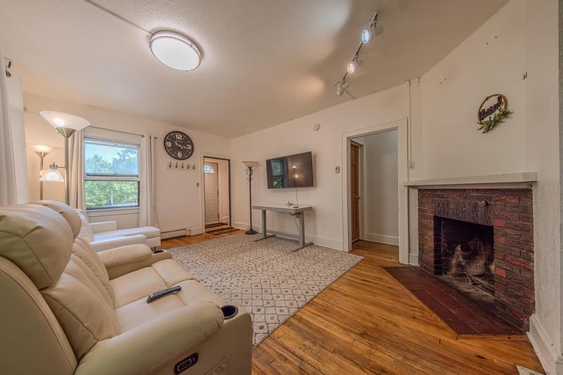 2394 Valentine Ave, Saint Paul, MN 55108