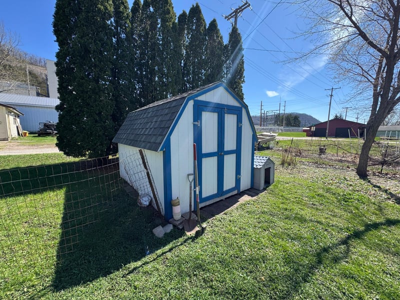 110 S Main St, Cochrane, WI 54622