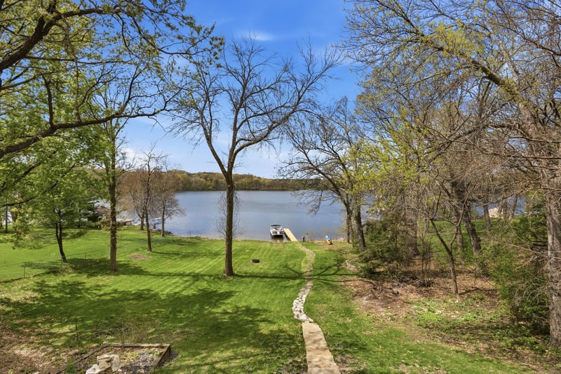 429 Reflection Rd, Apple Valley, MN 55124