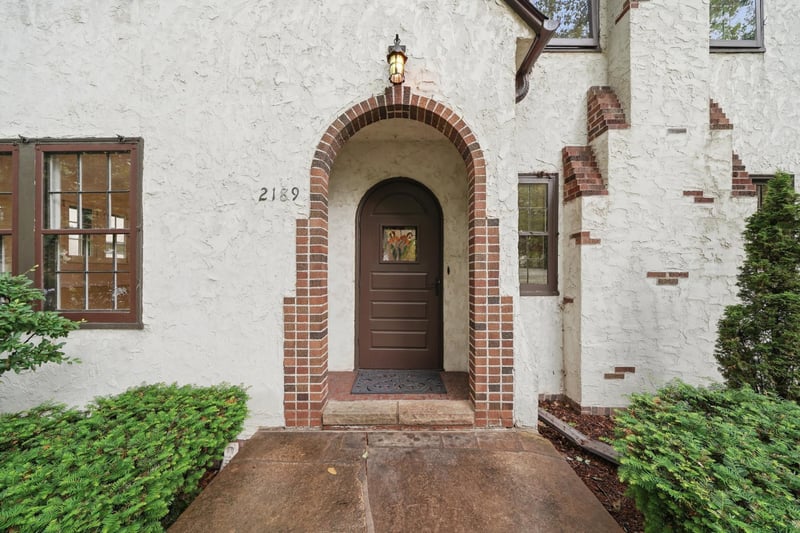 2189 Saint Clair Ave, Saint Paul, MN 55105