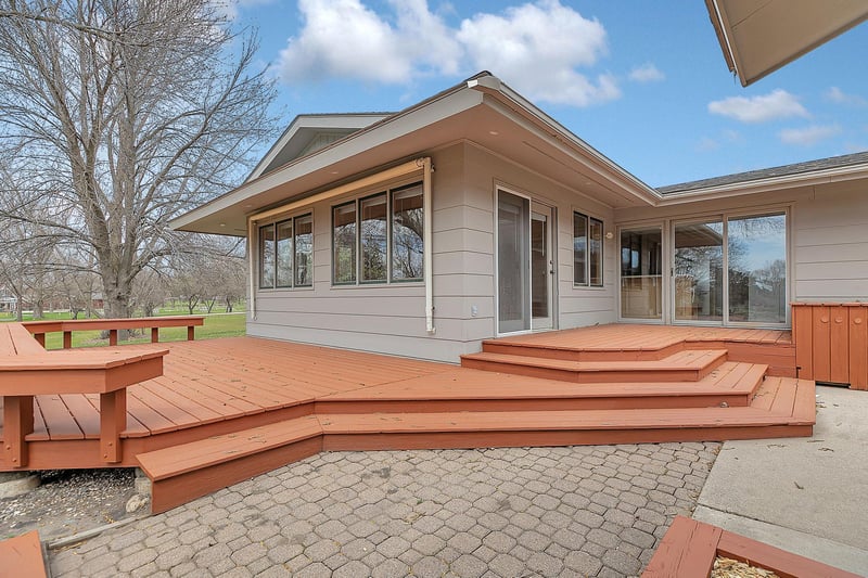 3604 Crestwood Dr NE, Alexandria, MN 56308