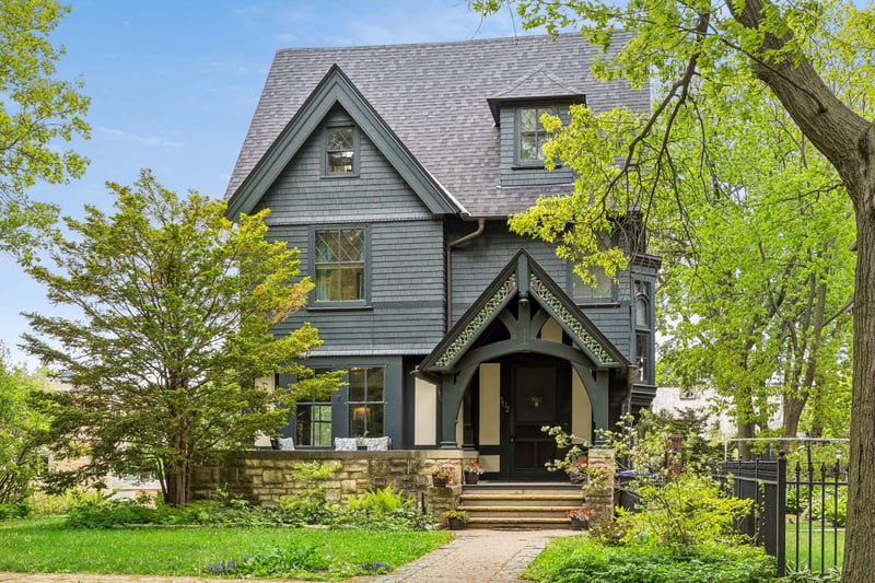 502 Grand Hill, Saint Paul, MN 55102