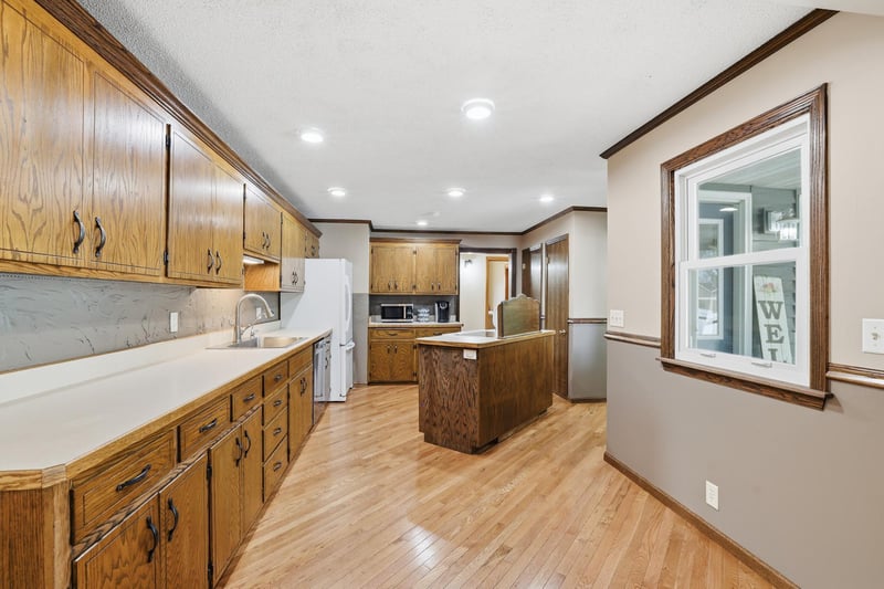822 W Chandler St, Arlington, MN 55307