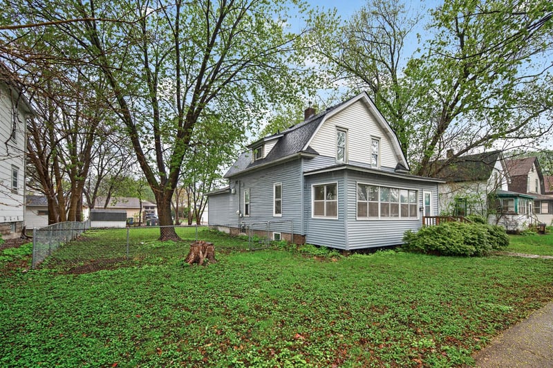 893 22nd Ave SE, Minneapolis, MN 55414