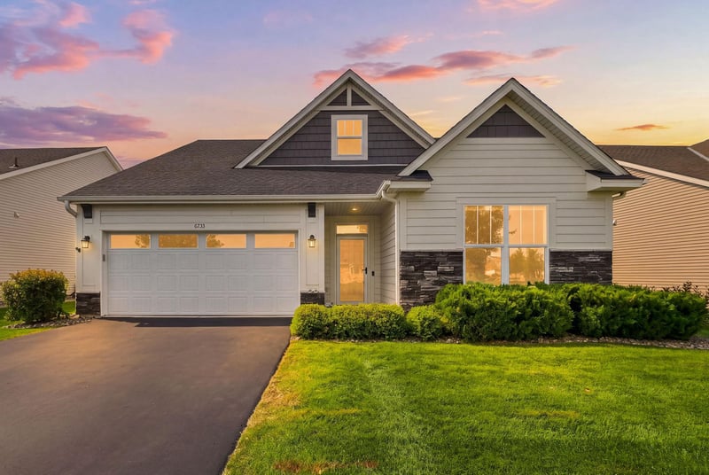 6733 92nd St S, Cottage Grove, MN 55016