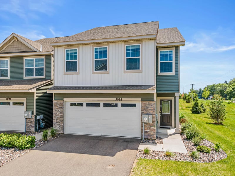 5092 Stable View Dr, Woodbury, MN 55129