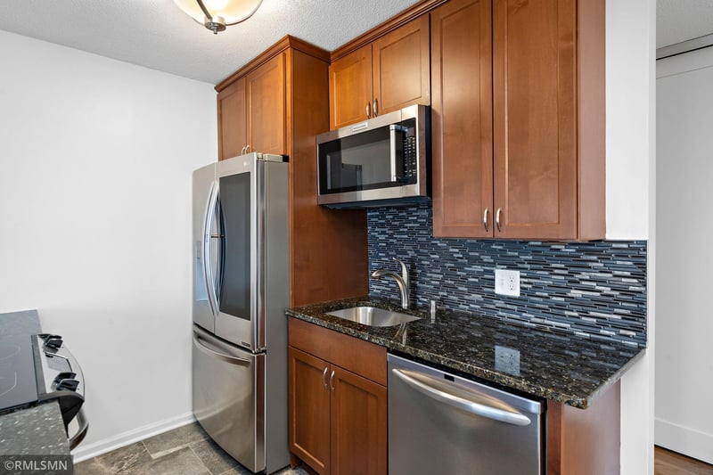 410 Groveland Ave #1906, Minneapolis, MN 55403