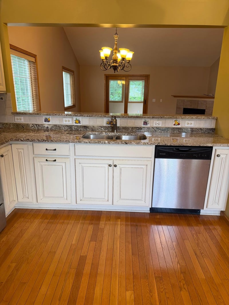 736 E Nicollet Blvd, Burnsville, MN 55337