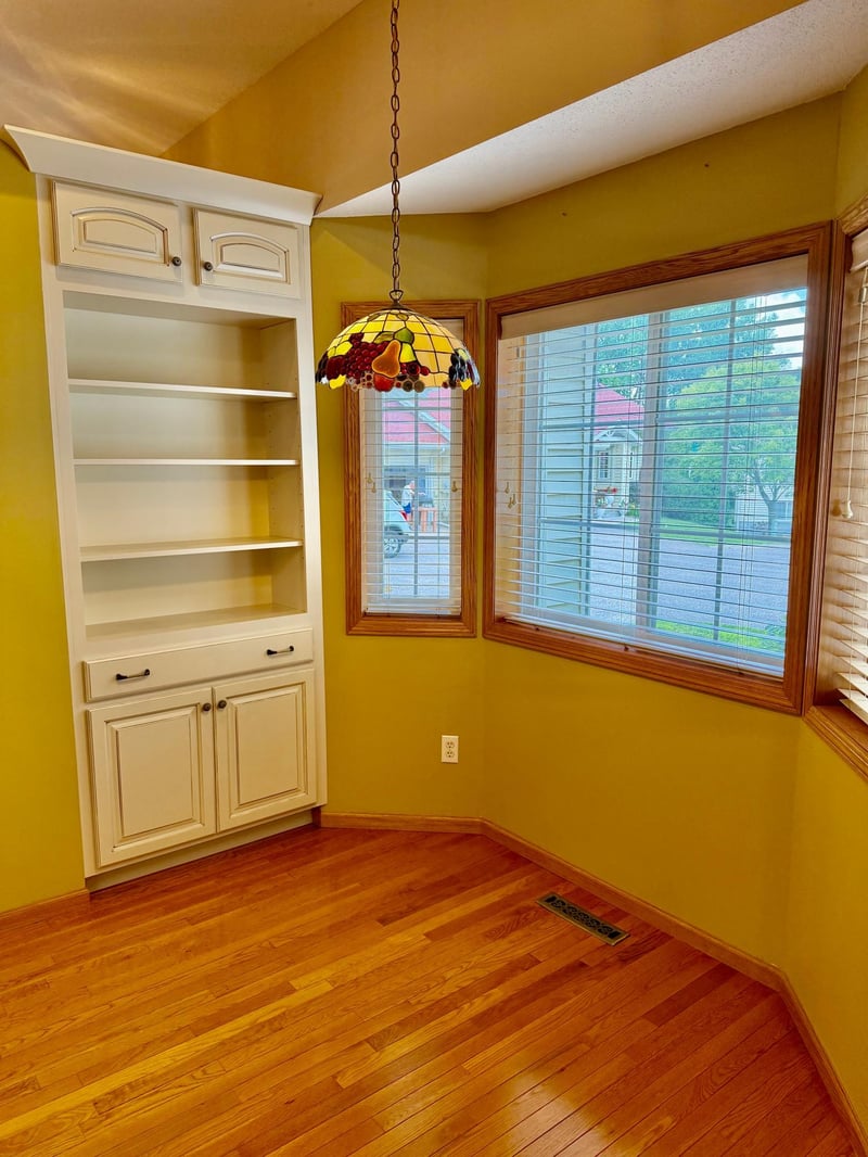 736 E Nicollet Blvd, Burnsville, MN 55337