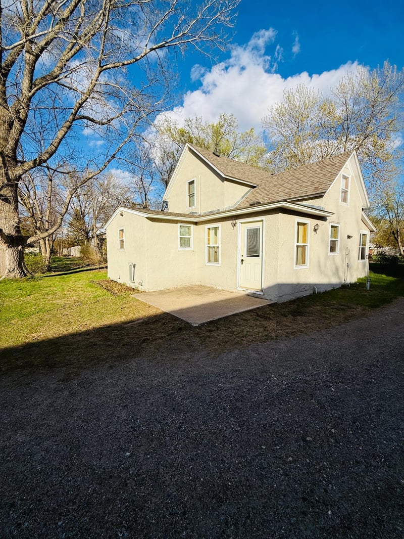 8540 1st Ave W, Clear Lake, MN 55319