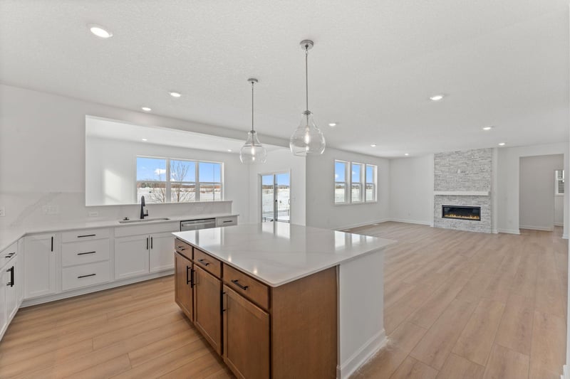 8621 183rd St W, Lakeville, MN 55044