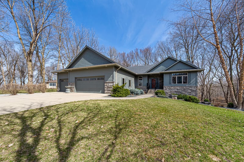 150 Joray Dr, Mankato, MN 56001