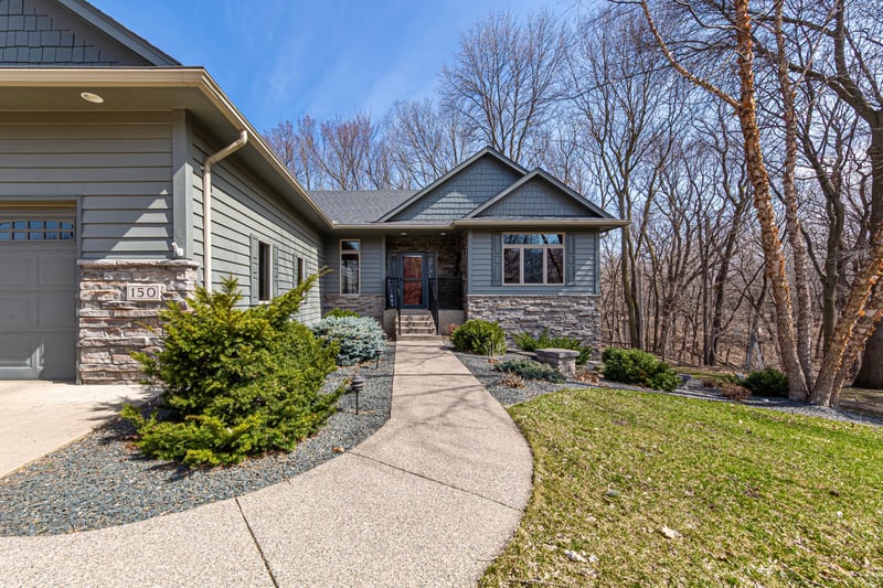 150 Joray Dr, Mankato, MN 56001