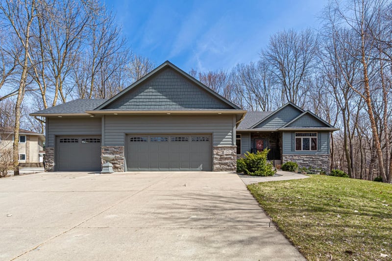 150 Joray Dr, Mankato, MN 56001