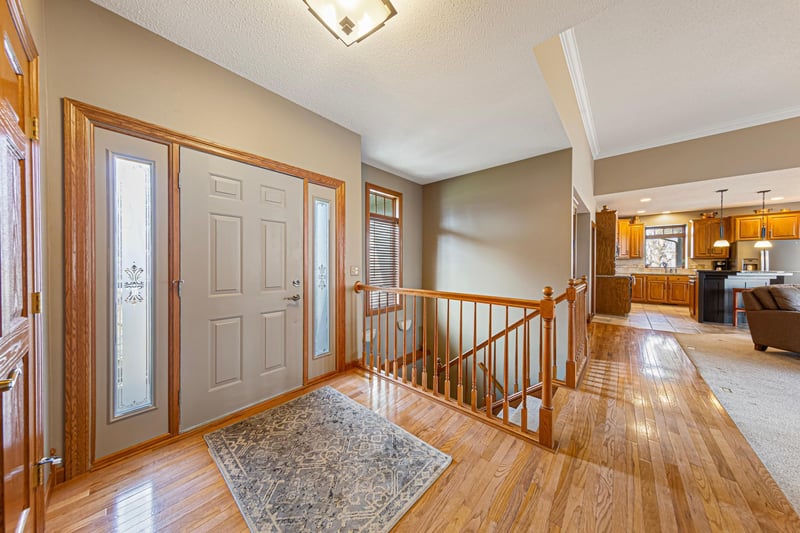 150 Joray Dr, Mankato, MN 56001