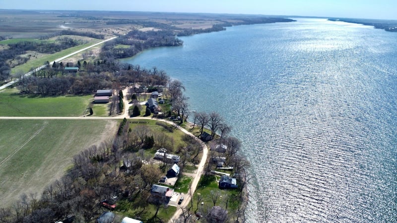 33780 Shady Oak Dr, Clinton, MN 56225