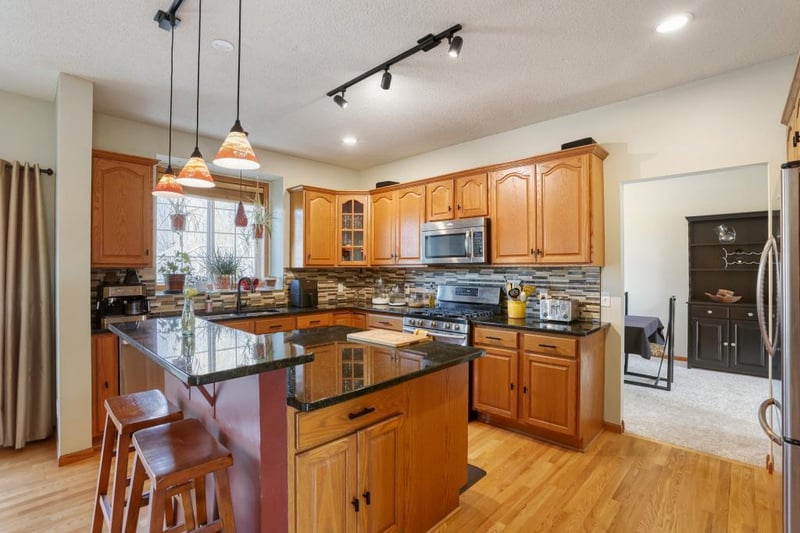 1405 Overlook Ct, Elko New Market, MN 55054
