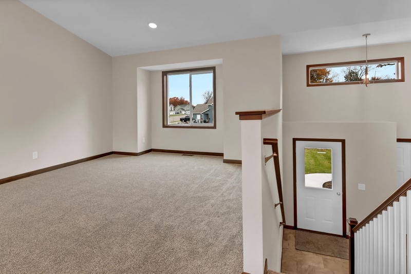 2552 Topaz St, Saint Augusta, MN 56301