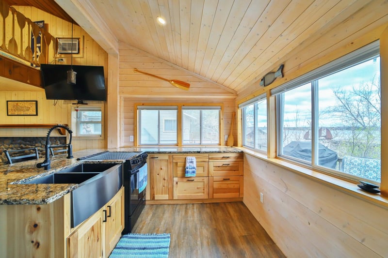 30180 Circle Dr, Breezy Point, MN 56472