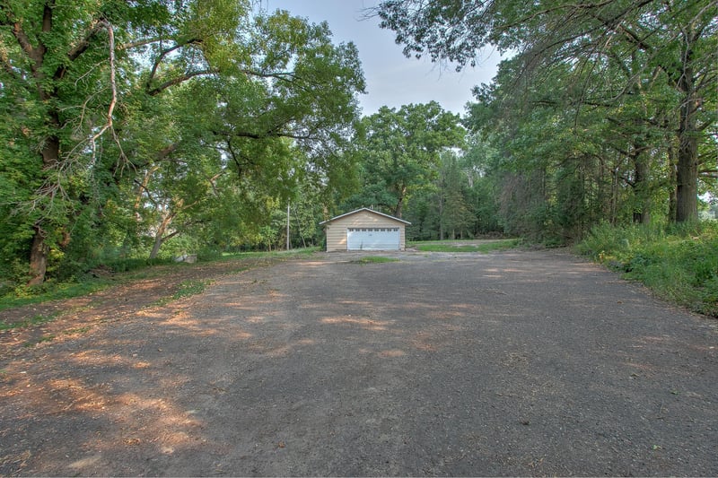 949 89th Ln NW, Coon Rapids, MN 55433