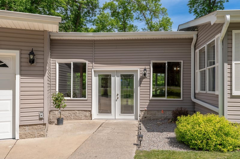 7290 83rd St NE, Monticello, MN 55362