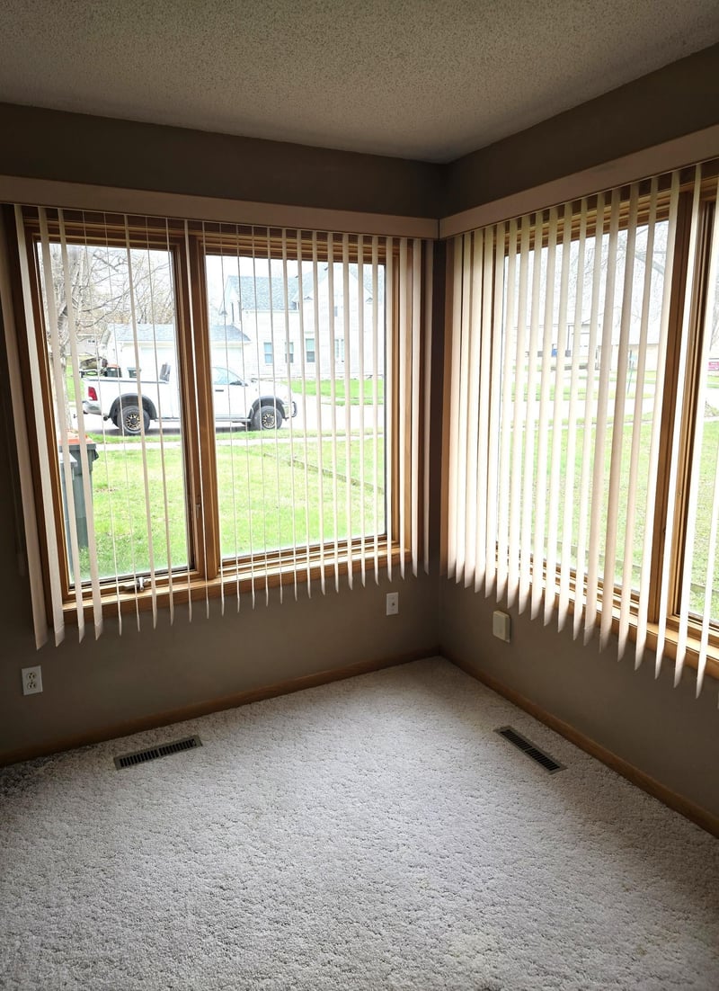 308 N Renville St, Winthrop, MN 55396