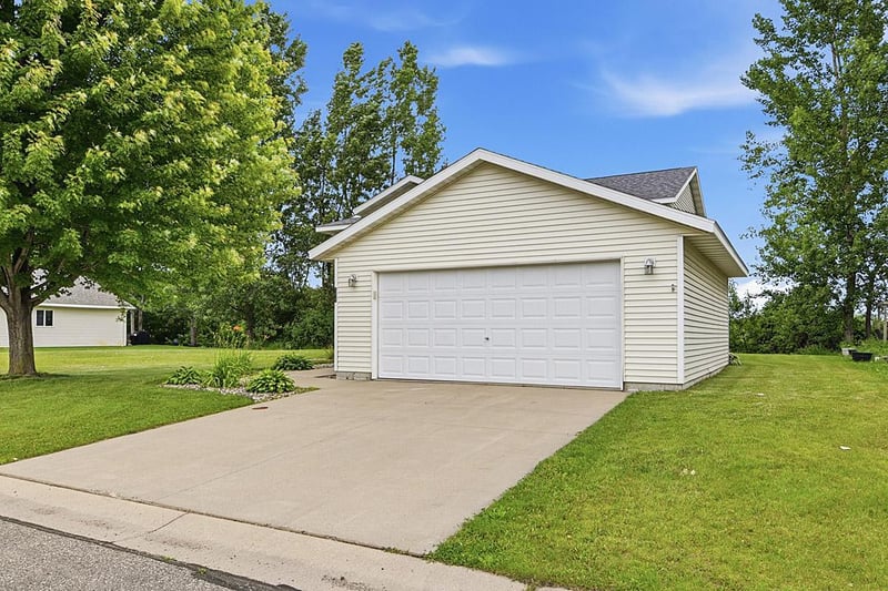 555 Willow Ave, Eden Valley, MN 55329