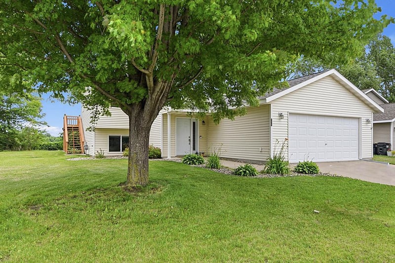555 Willow Ave, Eden Valley, MN 55329