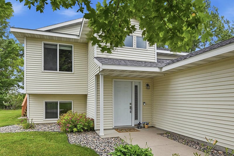 555 Willow Ave, Eden Valley, MN 55329