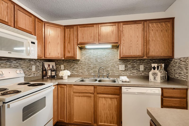 2231 Penn Pl #120, North Saint Paul, MN 55109