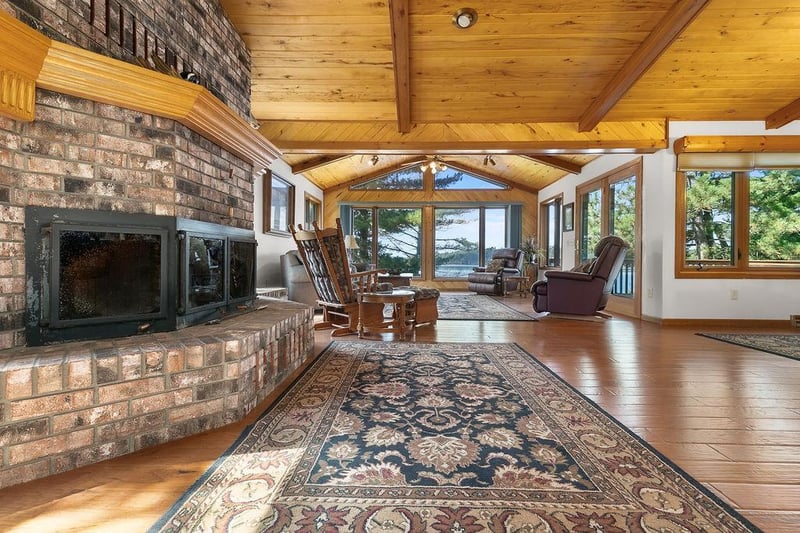 33649 Lupine Dr, Cushing, MN 56443