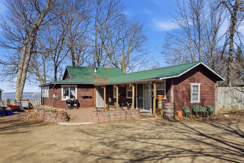 1250 E Shore Dr, Detroit Lakes, MN 56501