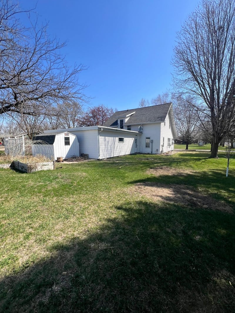 521 9th Ave, Madison, MN 56256