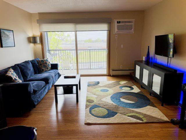 1 W Lake St #406, Minneapolis, MN 55408
