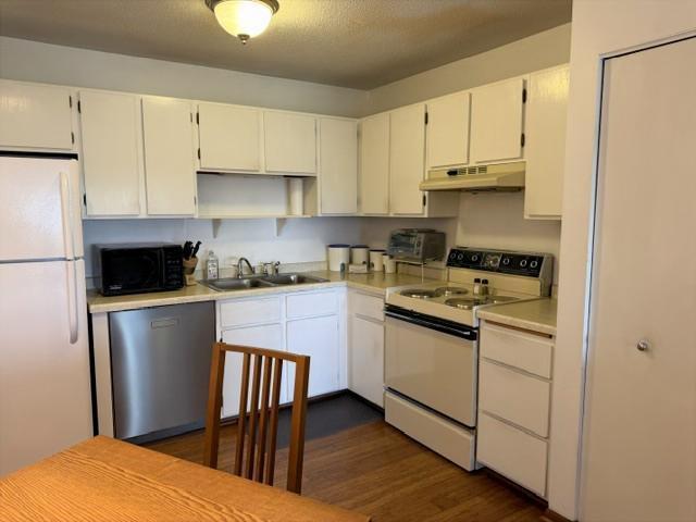 1 W Lake St #406, Minneapolis, MN 55408