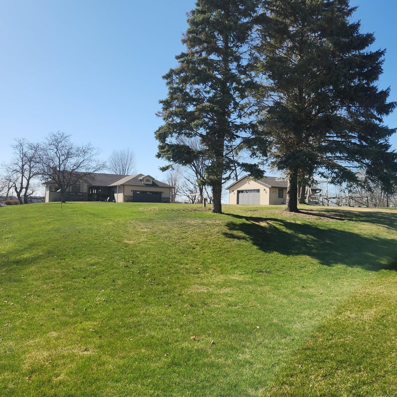 408 E Lake Geneva Rd NE, Alexandria, MN 56308