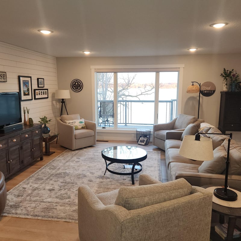 408 E Lake Geneva Rd NE, Alexandria, MN 56308