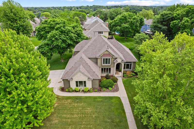 8048 Ranchview Ln N, Maple Grove, MN 55311