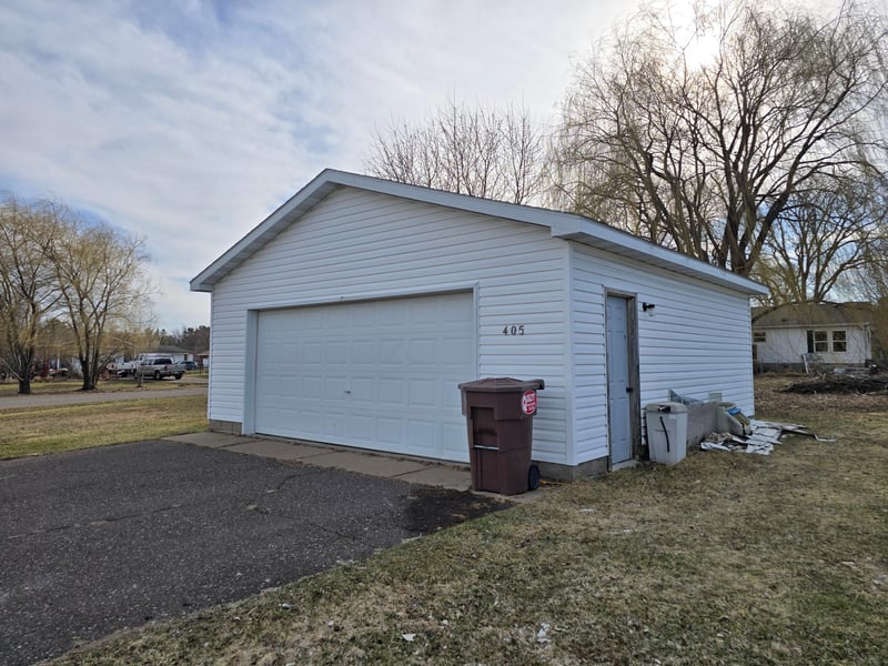 405 Rosabelle Ct, Grasston, MN 55030