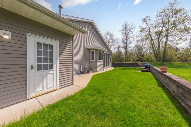 949 Rice St, Faribault, MN 55021