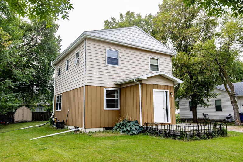 1009 18th Ave N, Moorhead, MN 56560