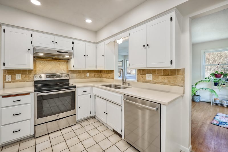 5505 Cottage Ave, White Bear Twp, MN 55110