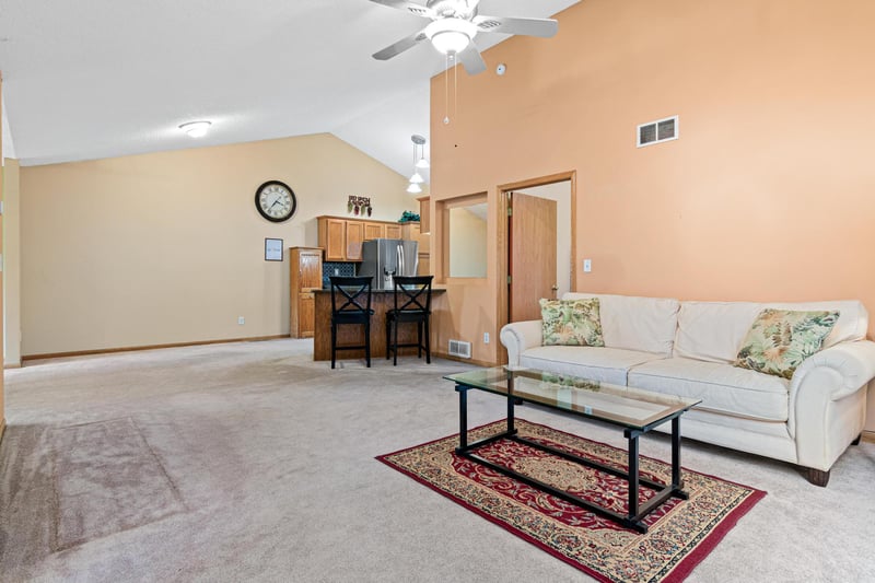 215 9th Ave N, South Saint Paul, MN 55075