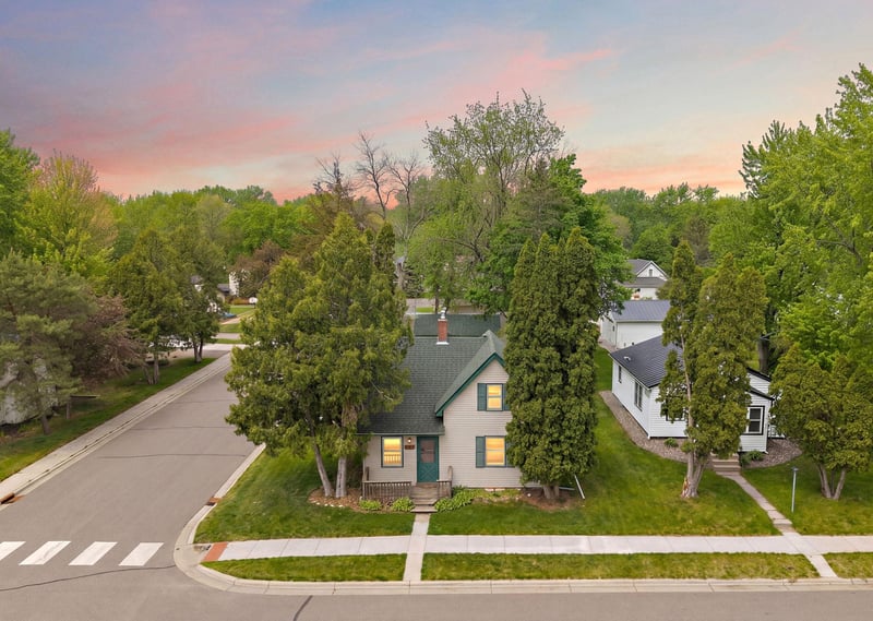 501 2nd St N, Delano, MN 55328
