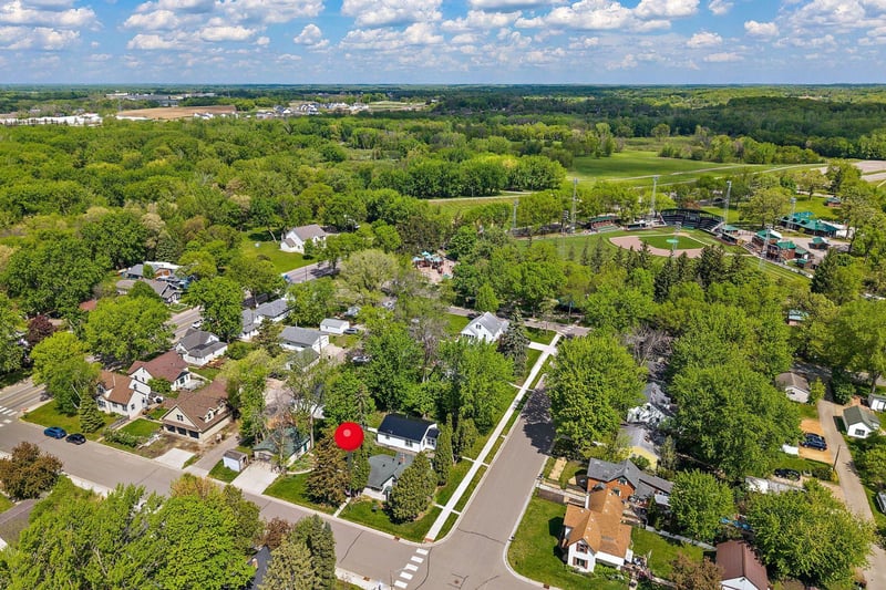 501 2nd St N, Delano, MN 55328